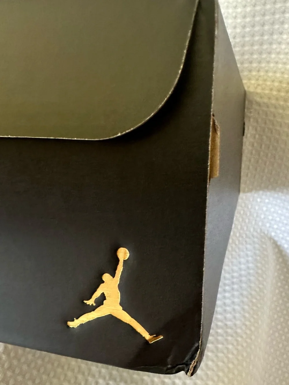 Nike Jordan Zoom Empty Shoe Box – Black with White& Gold Tissue Paper
